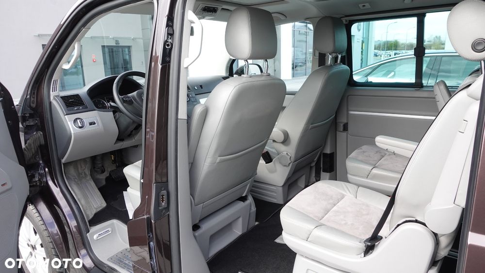 Volkswagen Multivan - 19