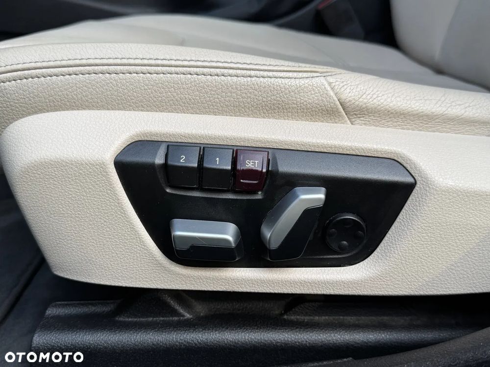 BMW 3GT ver-318d-luxury-line - 12