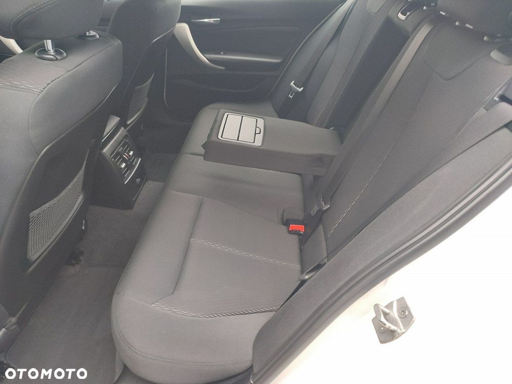 BMW Seria 1 118d xDrive Sport Line - 32