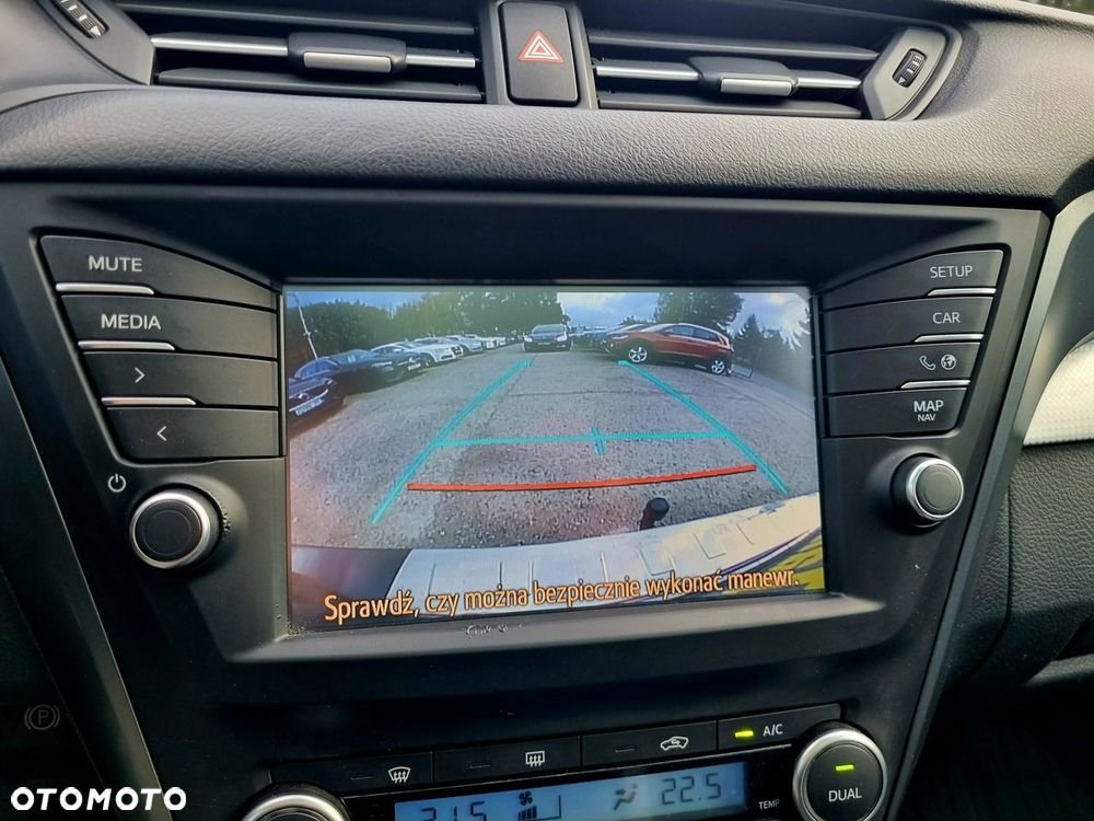 Toyota Avensis 1.8 Premium MS - 19