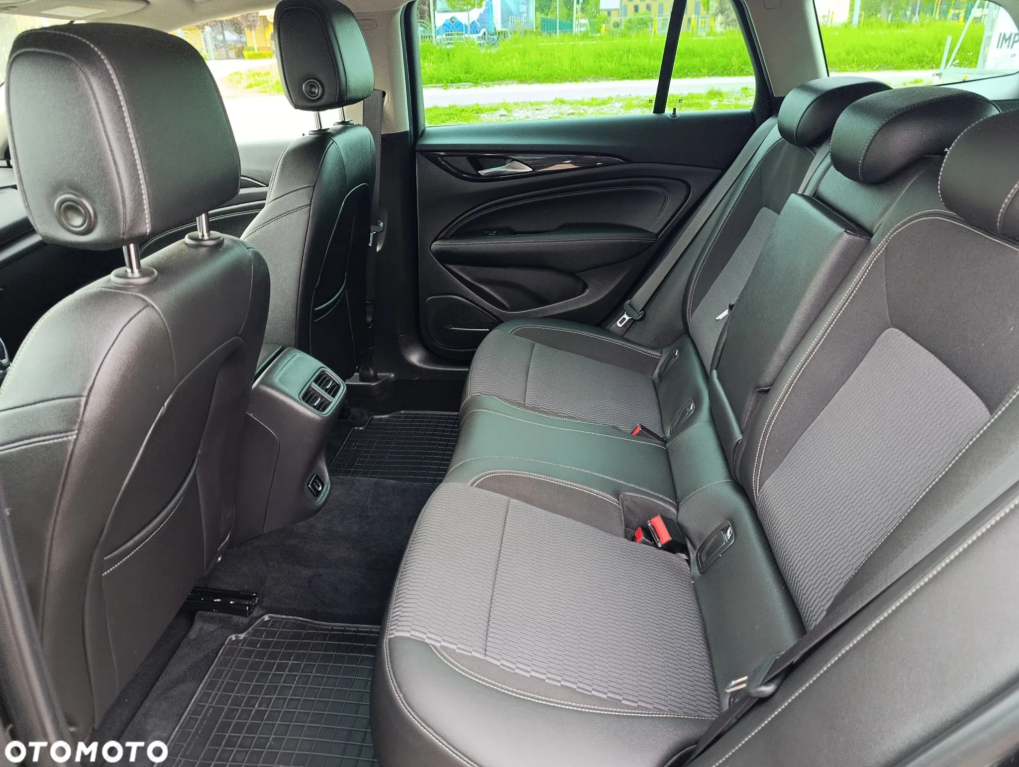 Opel Insignia 2.0 CDTI Sports Tourer 4x4 Cosmo - 14