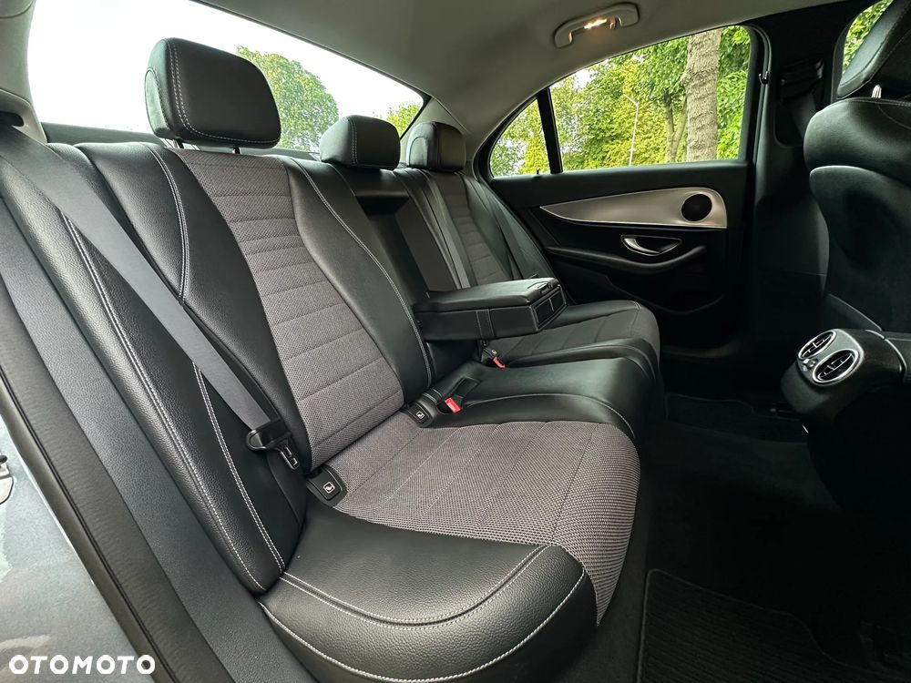 Mercedes-Benz Klasa E 220 d 9G-TRONIC - 10
