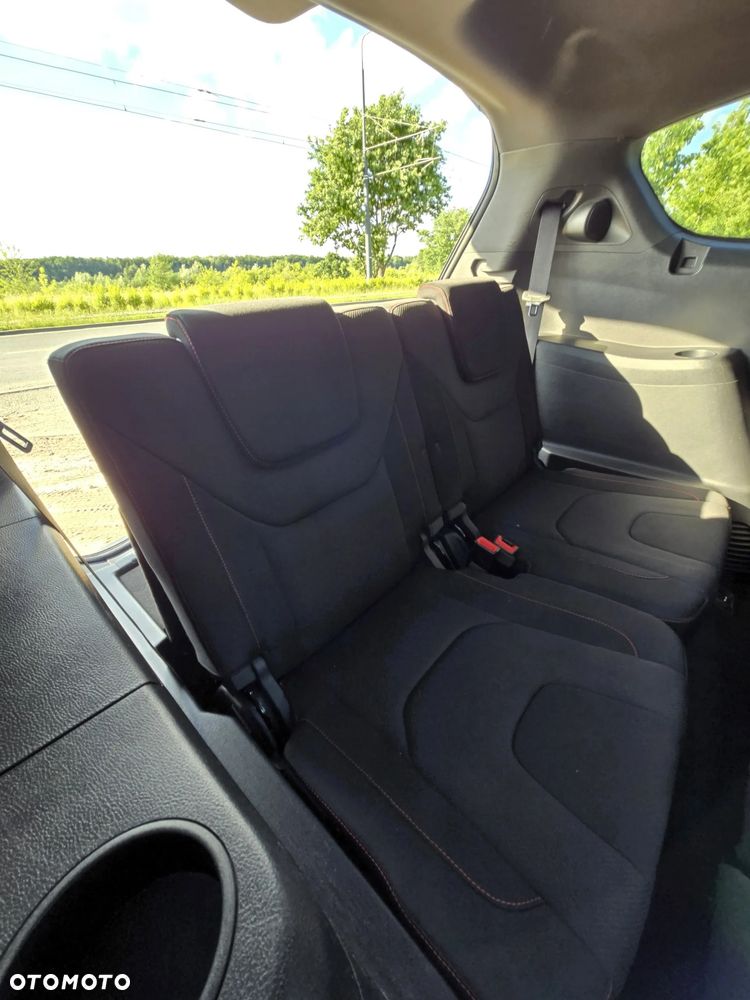 Ford S-Max - 25