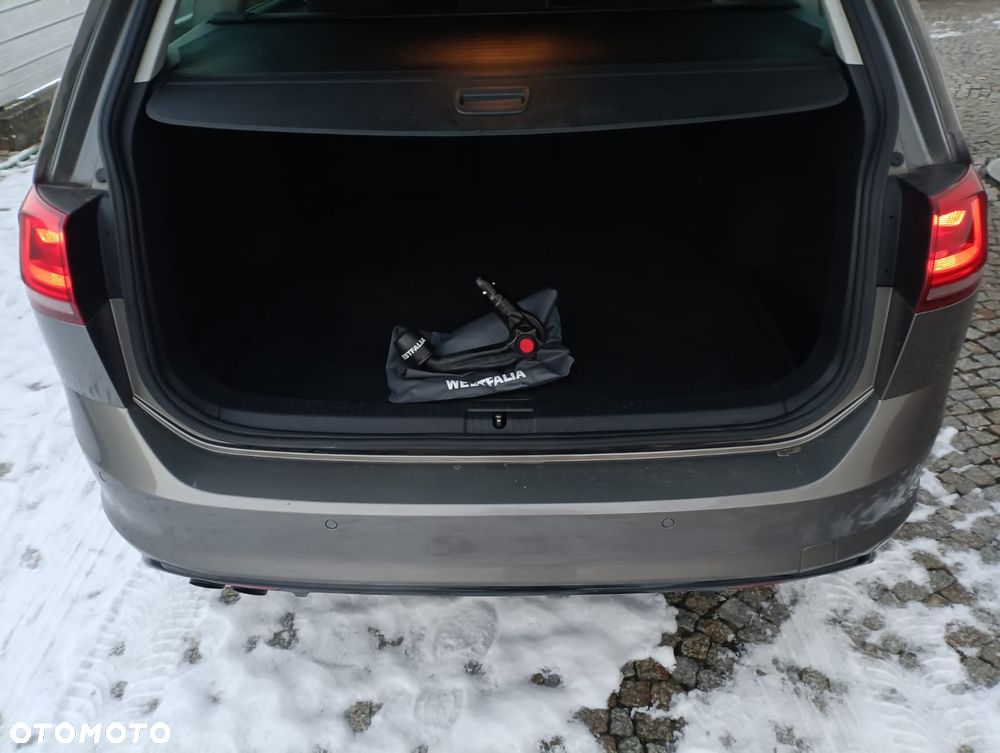 Volkswagen Golf Variant 2.0 TDI (BlueMotion Technology) Highline - 23