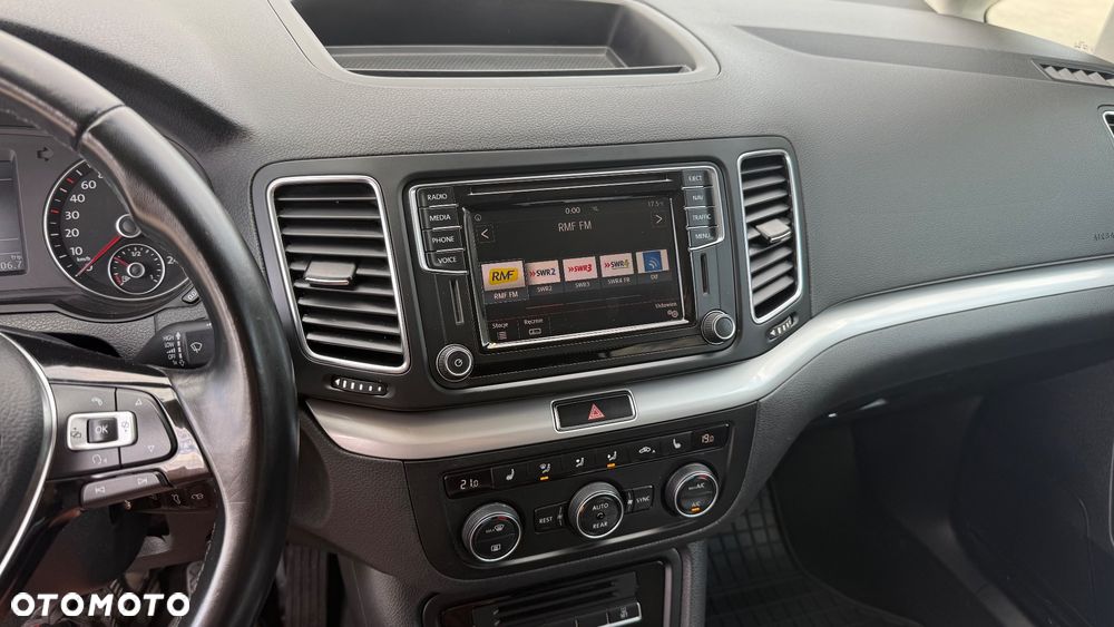 Volkswagen Sharan 2.0 TDI (BlueMotion Technology) Comfortline - 28