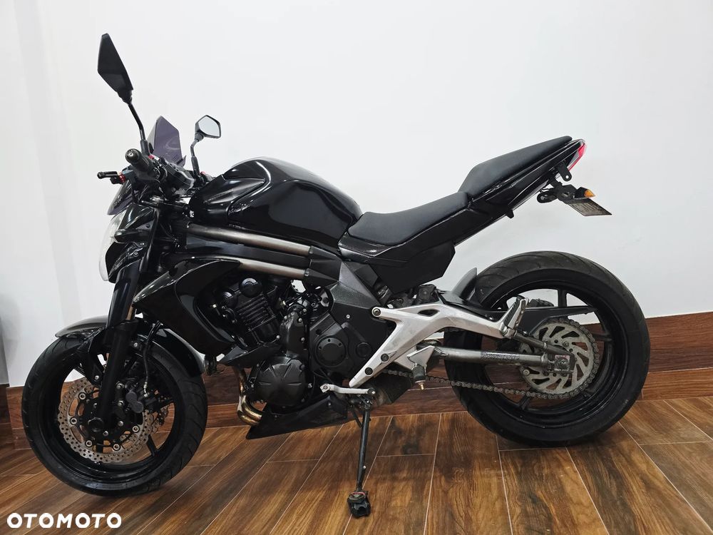 Kawasaki ER - 24