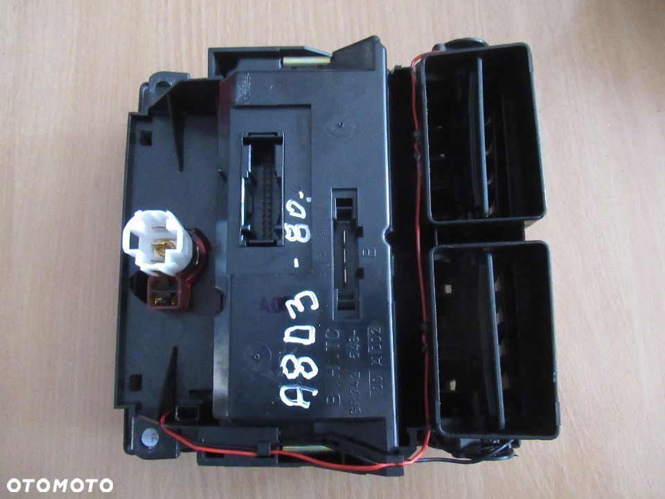 PANEL NAWIEWU KLIMATYZACJI AUDI A8 D3 4E0819203B - 2