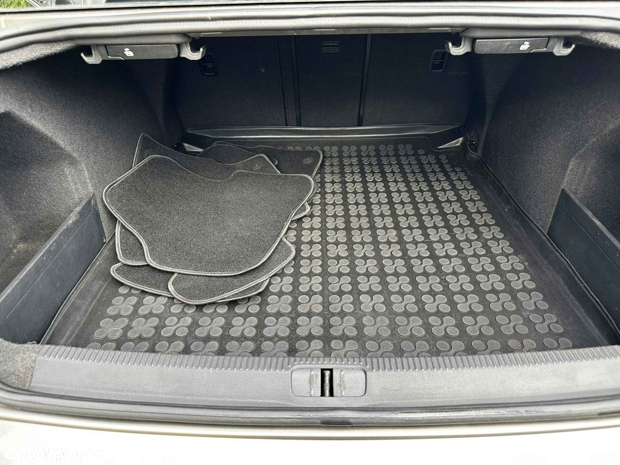 Volkswagen Passat 2.0 TDI Comfortline DSG - 36