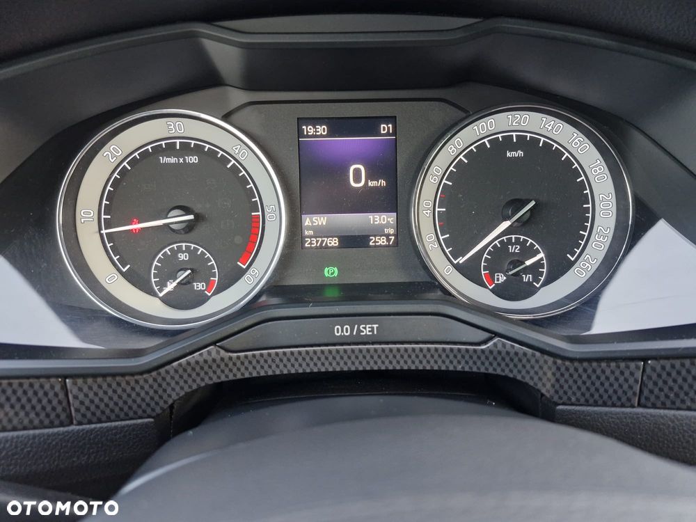 Skoda Superb 2.0 TDI 4x4 Sportline DSG - 6