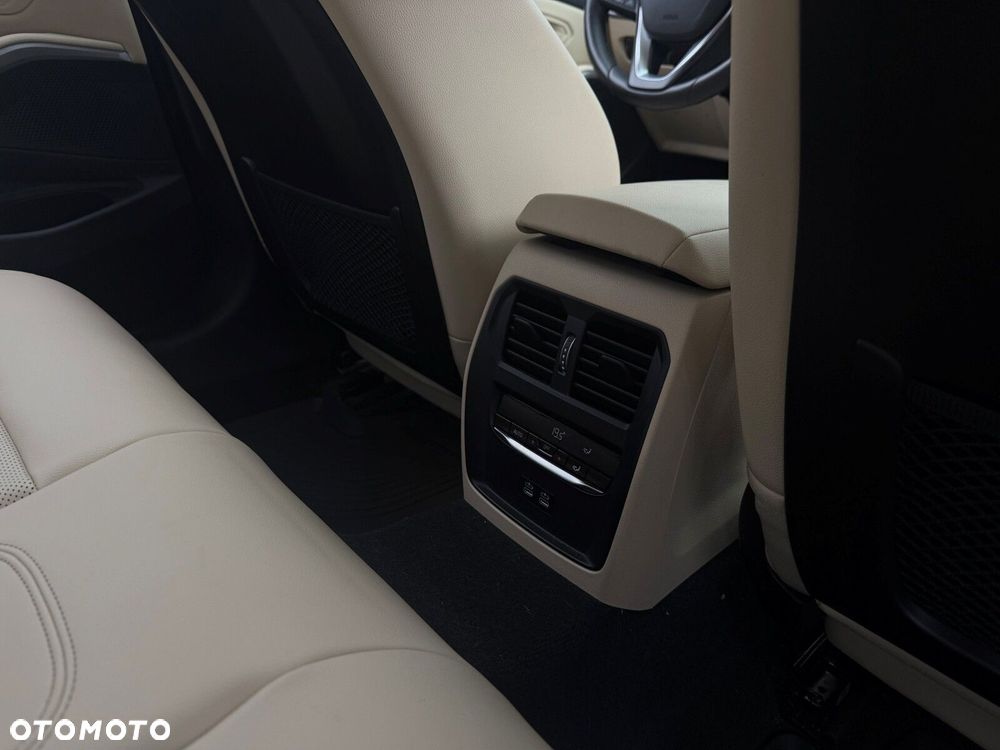 BMW Seria 3 330d xDrive MHEV Sport Line - 16