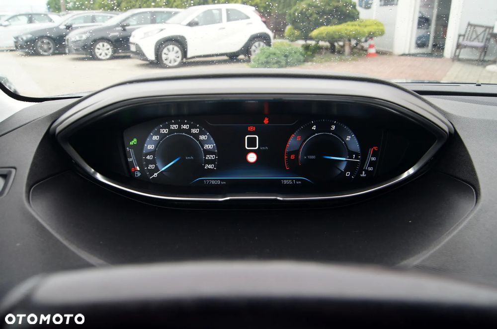 Peugeot 3008 1.5 BlueHDi Allure S&S - 14