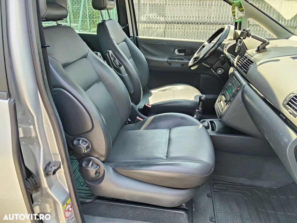 Volkswagen Sharan 2.0 TDI DPF Highline - 9