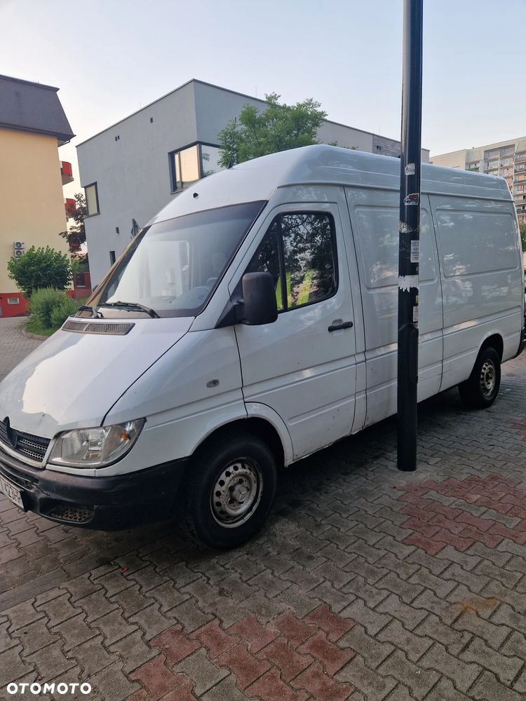 Mercedes-Benz Sprinter - 2