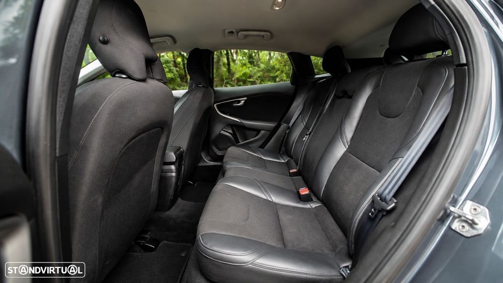 Volvo V40 - 18