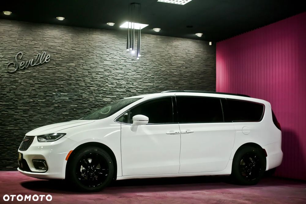 Chrysler Pacifica - 8