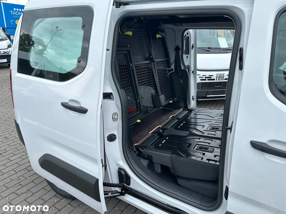 Fiat Doblo załogowy 5-osób - 12