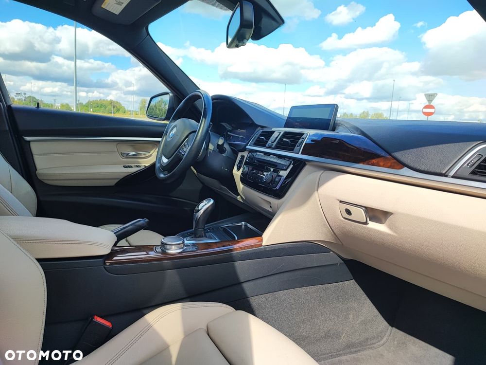 BMW Seria 3 330i xDrive Luxury Line - 16