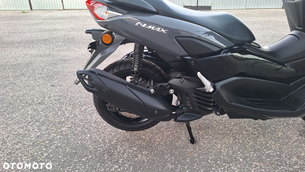 Yamaha NMAX - 16