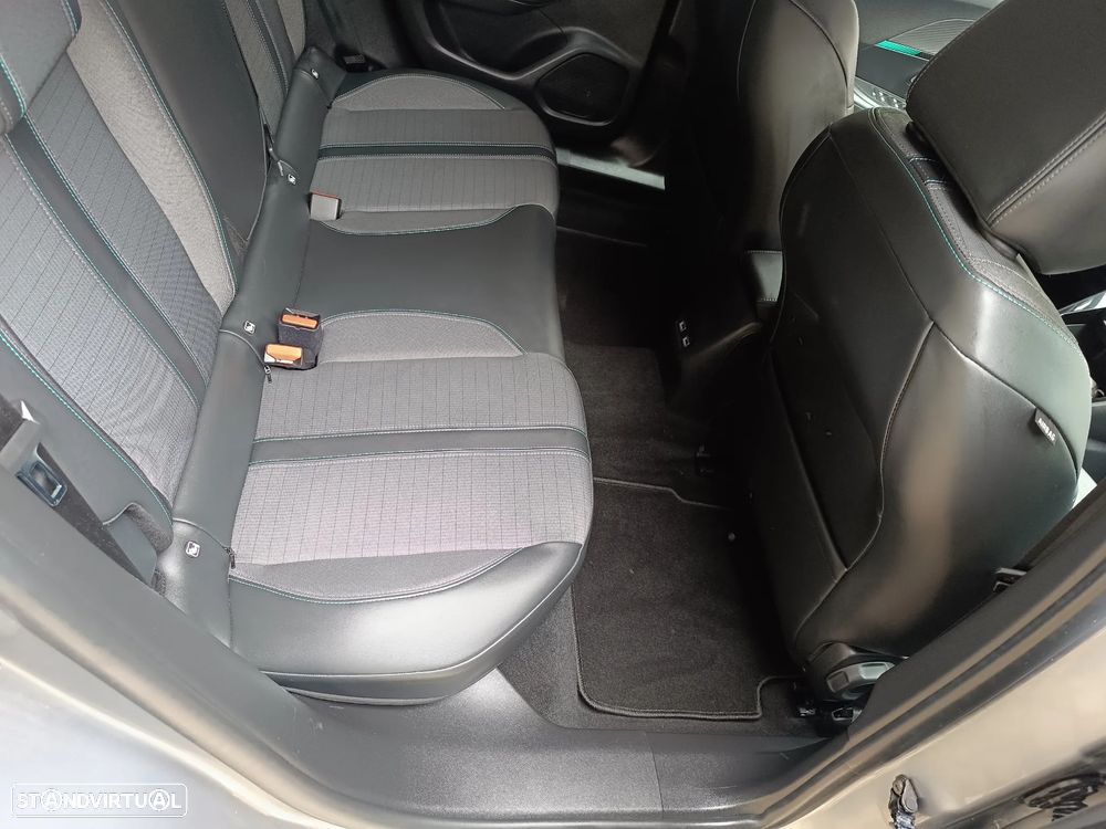 Peugeot 2008 PureTech 130 EAT8 Allure - 28