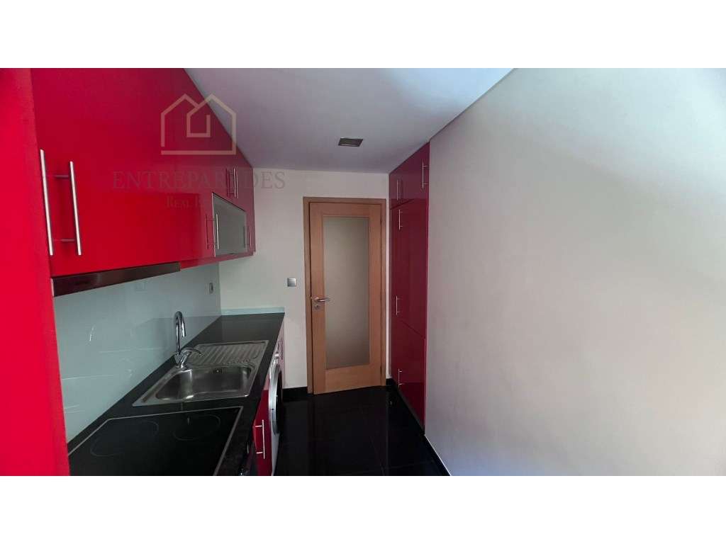 Apartamento T1 para arrendar no centro do Porto próximo a Praça dos... - Grande imagem: 3/9