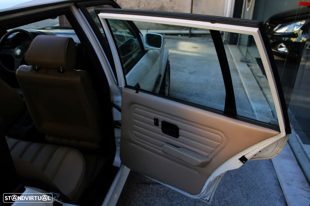 BMW 325 i Touring - 26