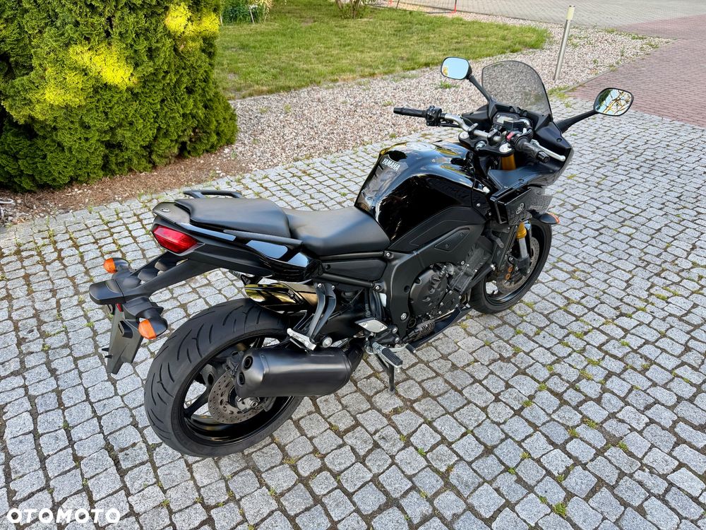 Yamaha FZ8 - 13