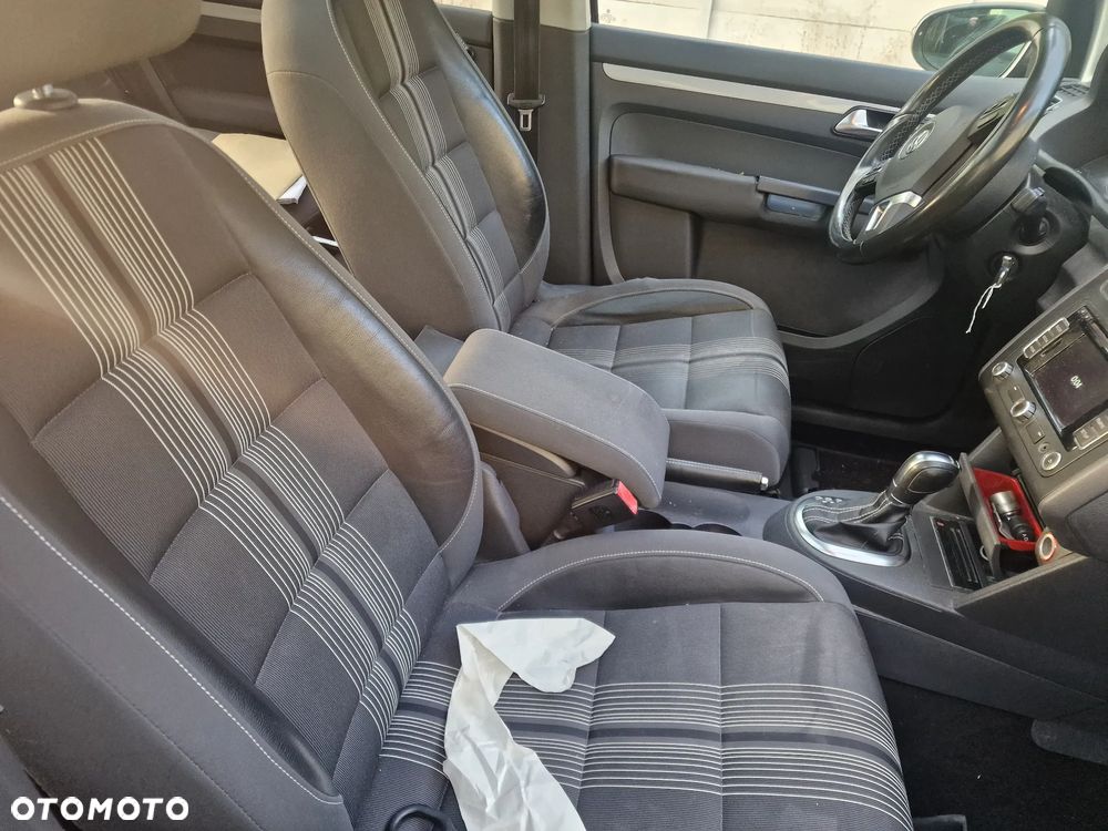 Volkswagen Touran 2.0 TDI DPF BlueMotion Technology DSG MATCH - 8