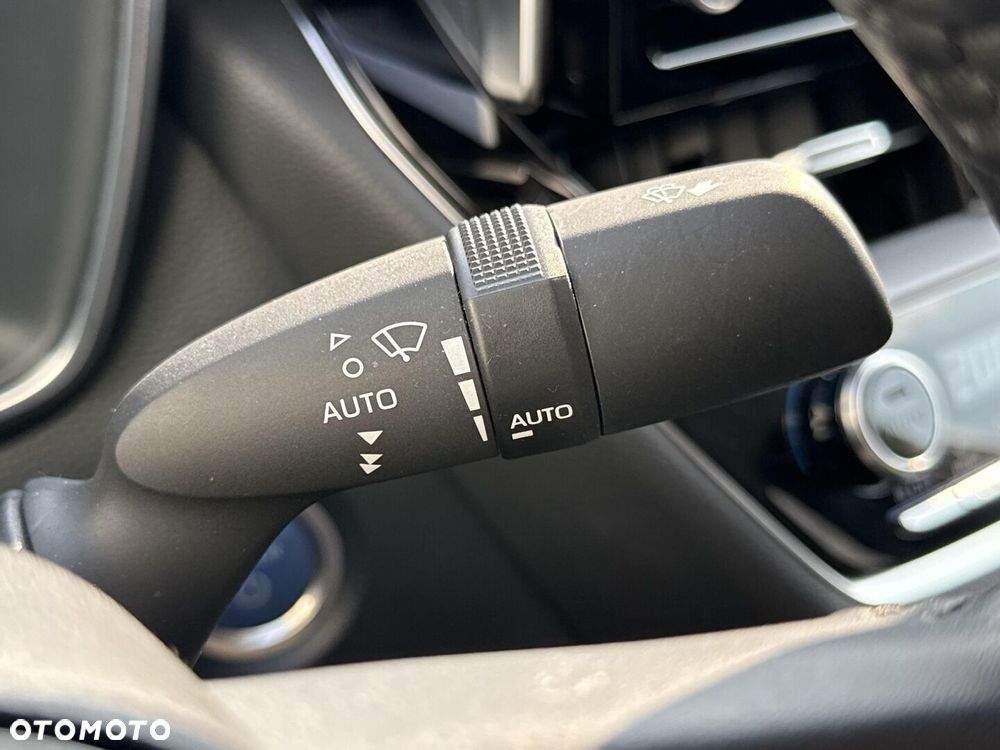 Toyota Corolla 1.8 Hybrid Comfort - 22