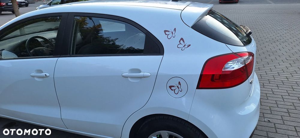 Kia Rio - 5