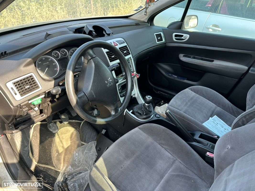 Peugeot 307 1.6Hdi de 2004 para peças - 5