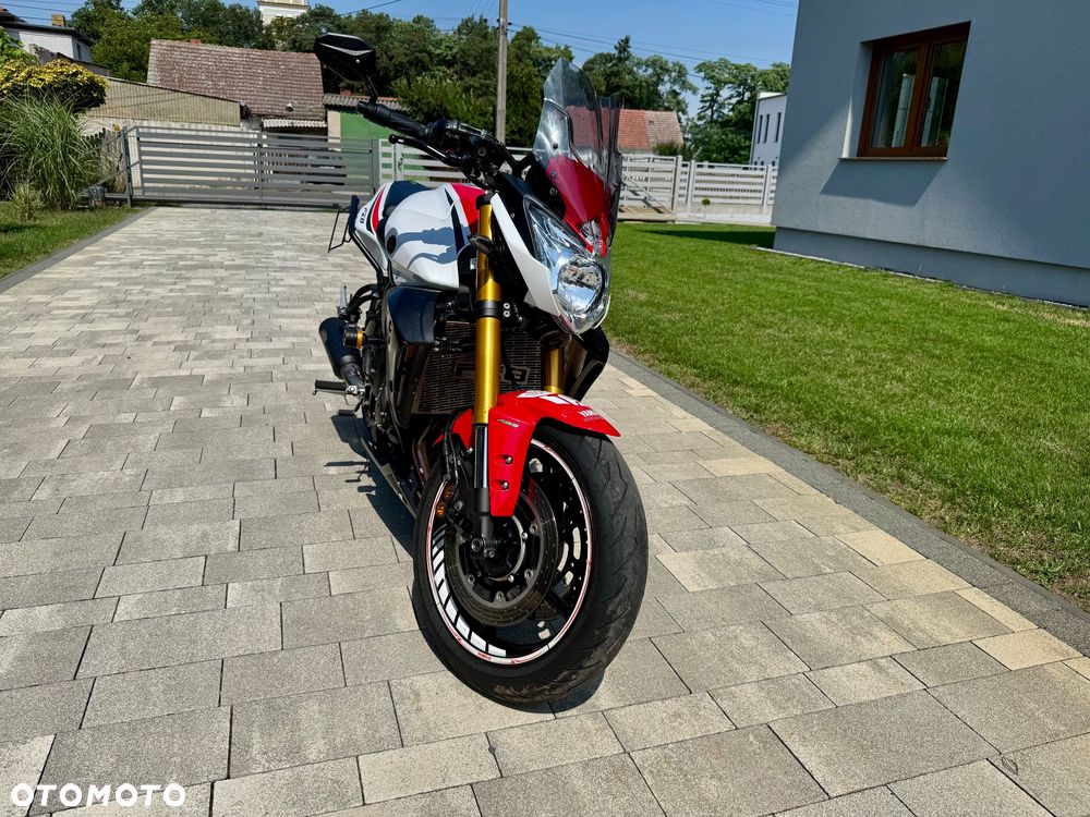 Yamaha FZ8 - 6
