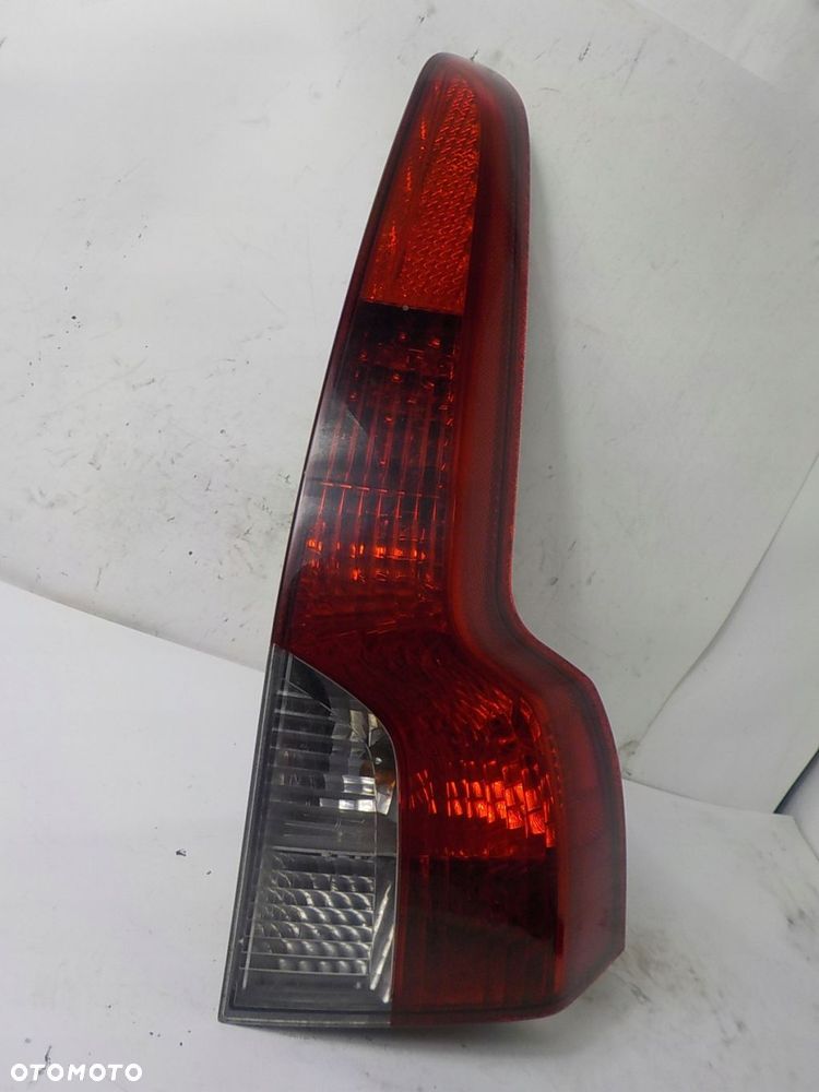 VOLVO V50 LIFT LAMPA PRAWA TYŁ TYLNA 24144-878 - 1