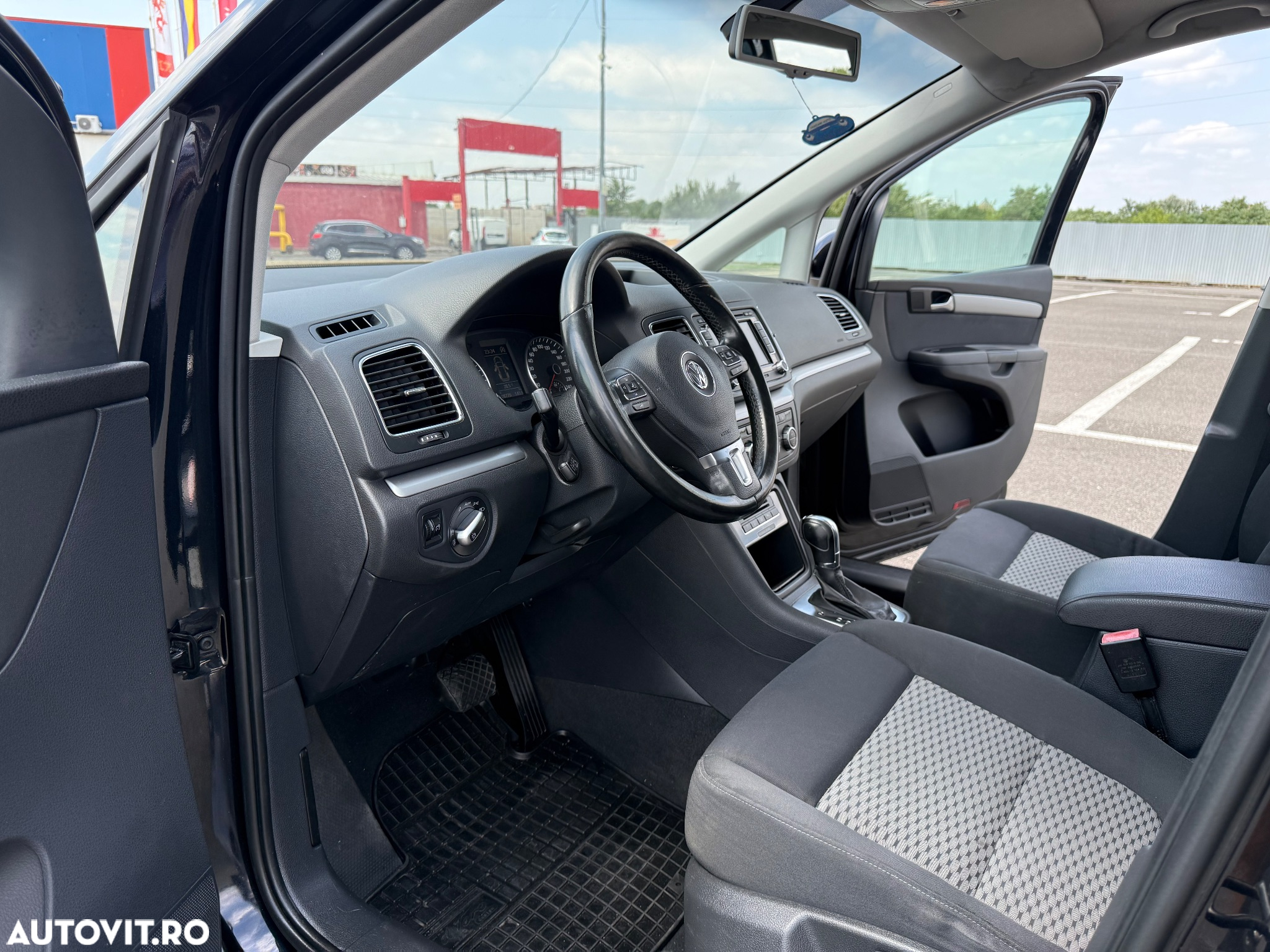 Volkswagen Sharan 2.0 TDI DSG BlueMotion Technology Comfortline - 26