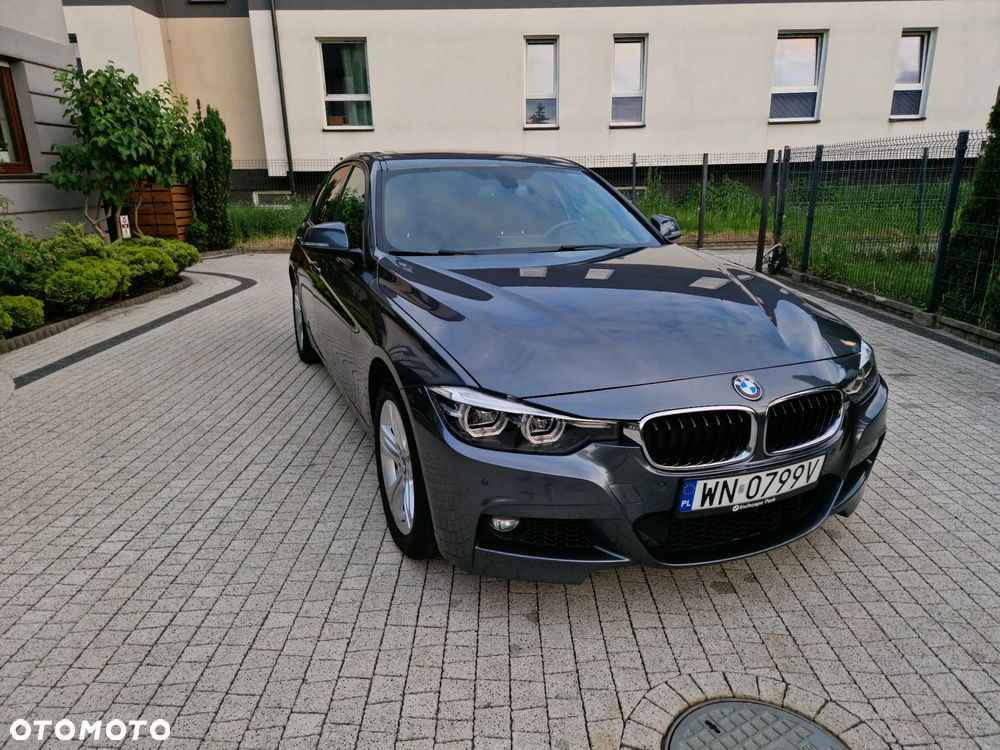BMW Seria 3 330i xDrive - 1