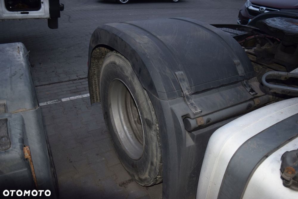 BŁOTNIK TYLNY PRAWY KOMPLETNY MERCEDES ACTROS MP4 - 2