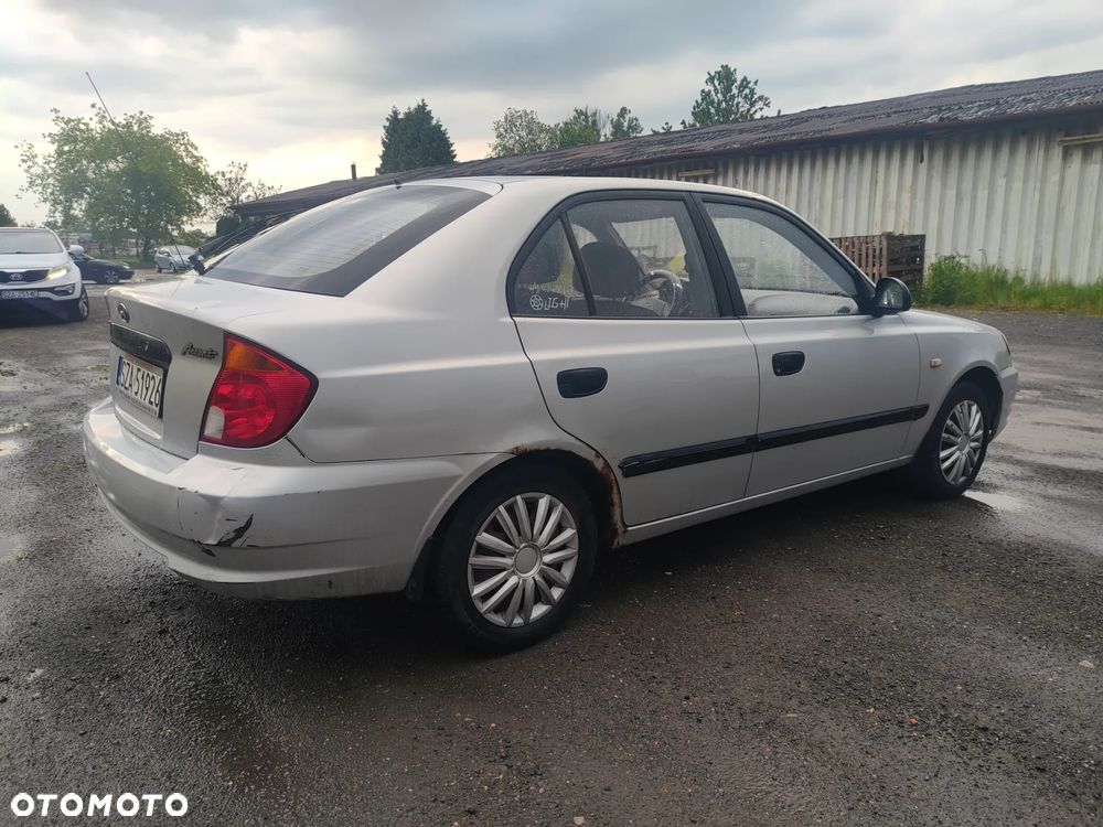 Hyundai Accent - 6