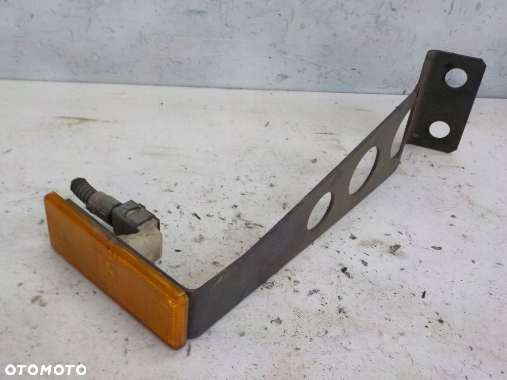 ACTROS MP4 WSPORNIK MOCOWANIE UCHWYT OBRYSÓWKI - 1