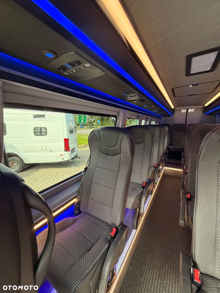 Mercedes-Benz Sprinter 519 - 15
