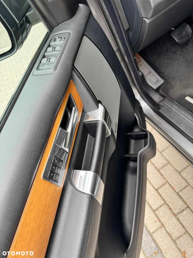 Land Rover Discovery IV 3.0SD V6 HSE - 9