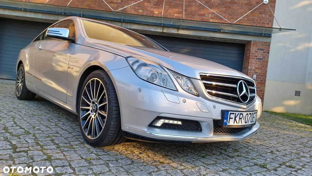 Mercedes-Benz Klasa E 200 CGI Coupe BlueEFFICIENCY Automatik Avantgarde - 1