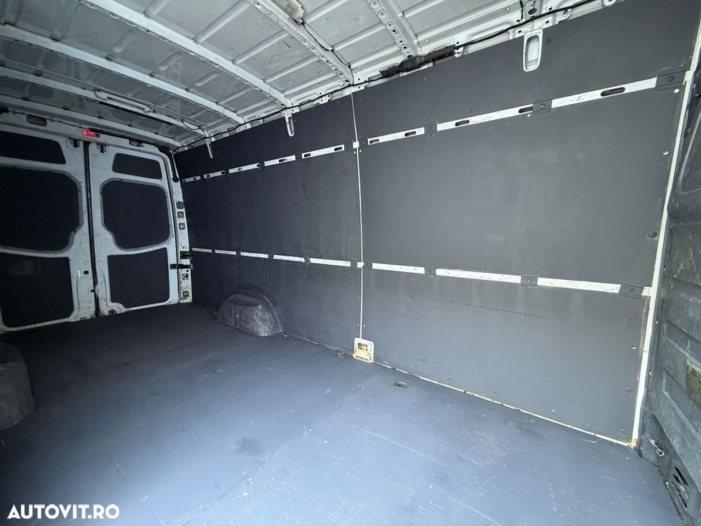 Mercedes-Benz Sprinter - 20