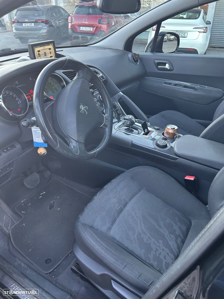 Peugeot 3008 2.0 HDi Hybrid4 99g J18 - 11