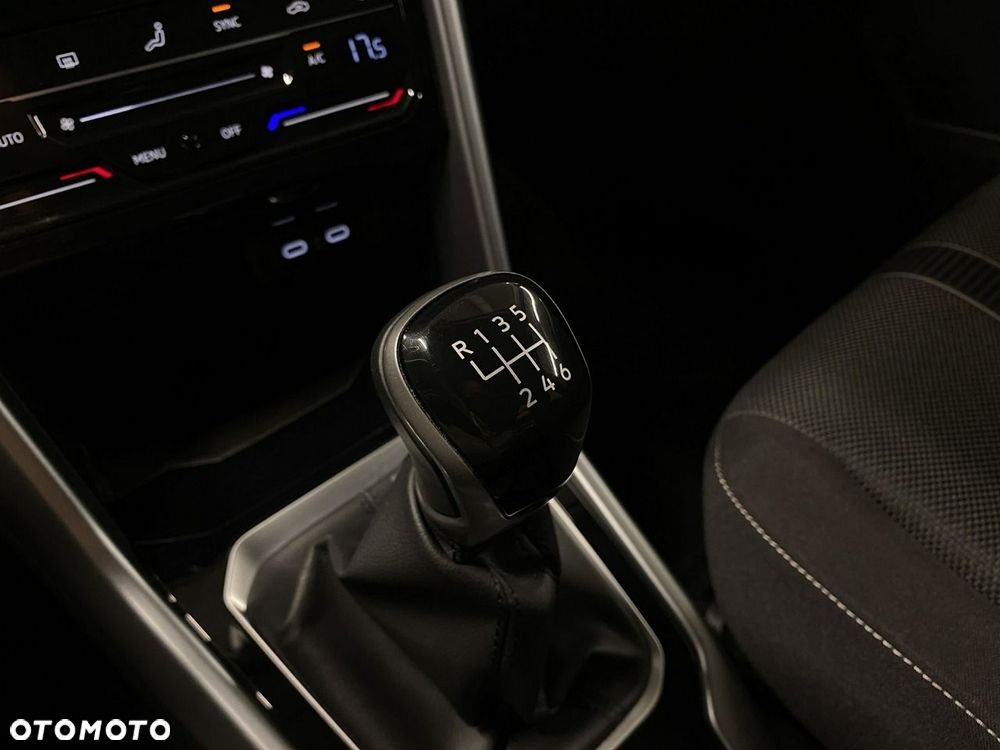 Volkswagen T-Roc - 36