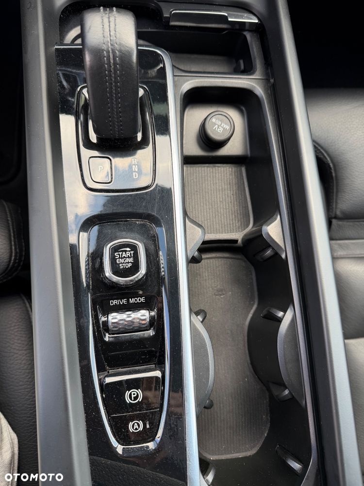 Volvo V60 B4 D Momentum - 4