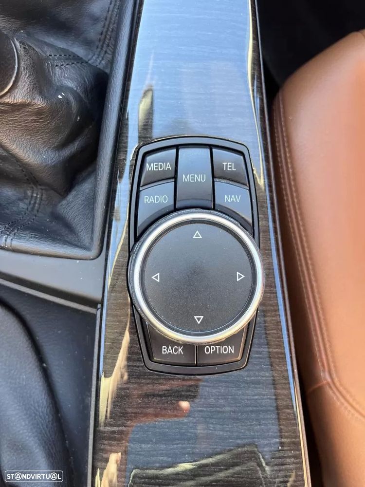 BMW 318 d Touring Luxury Line - 29