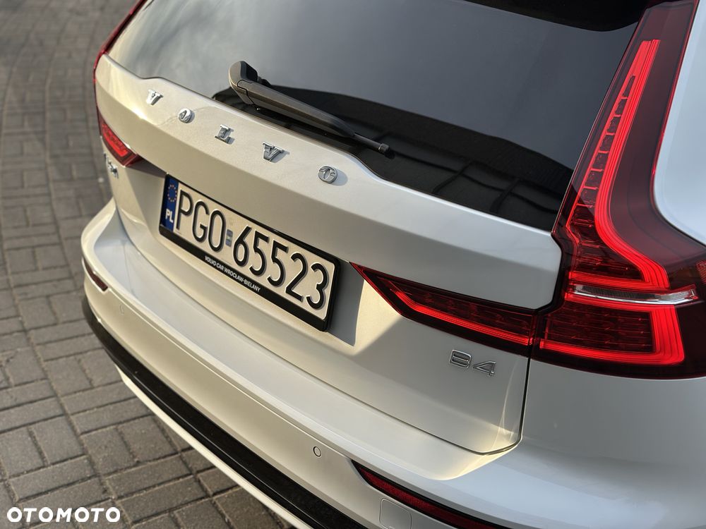 Volvo V60 B4 B DKG Plus Dark - 15