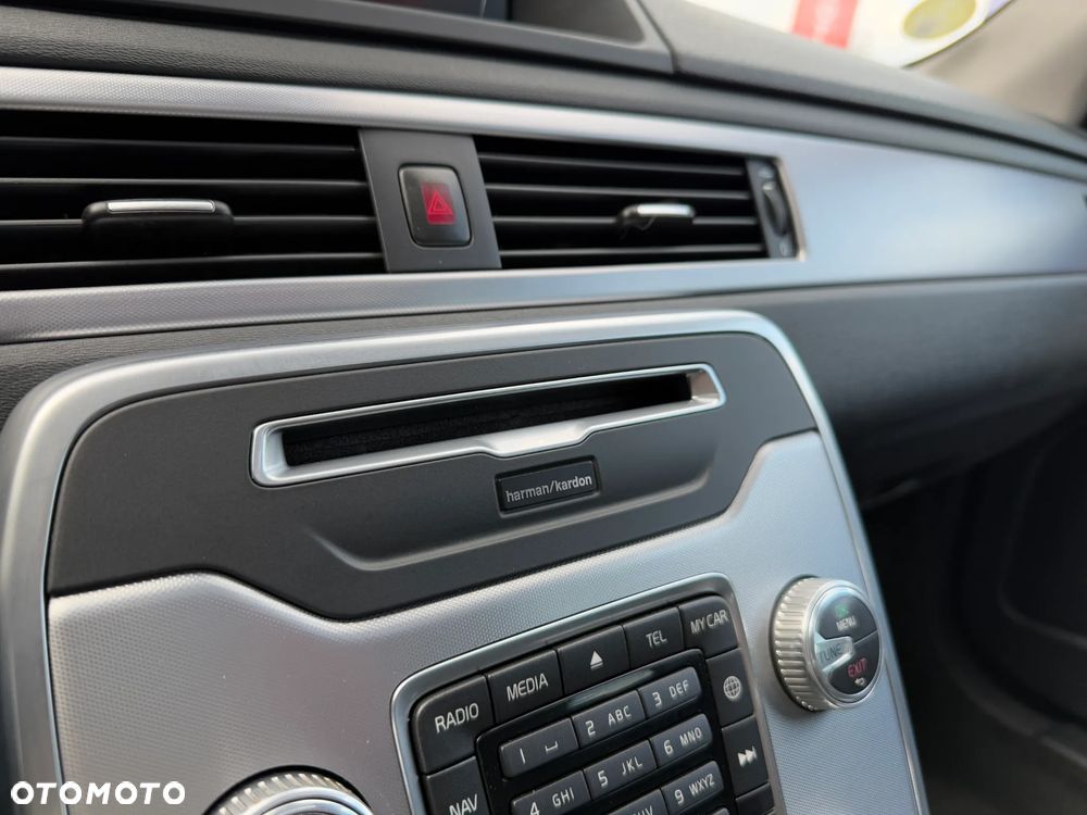 Volvo V70 D4 Momentum - 30