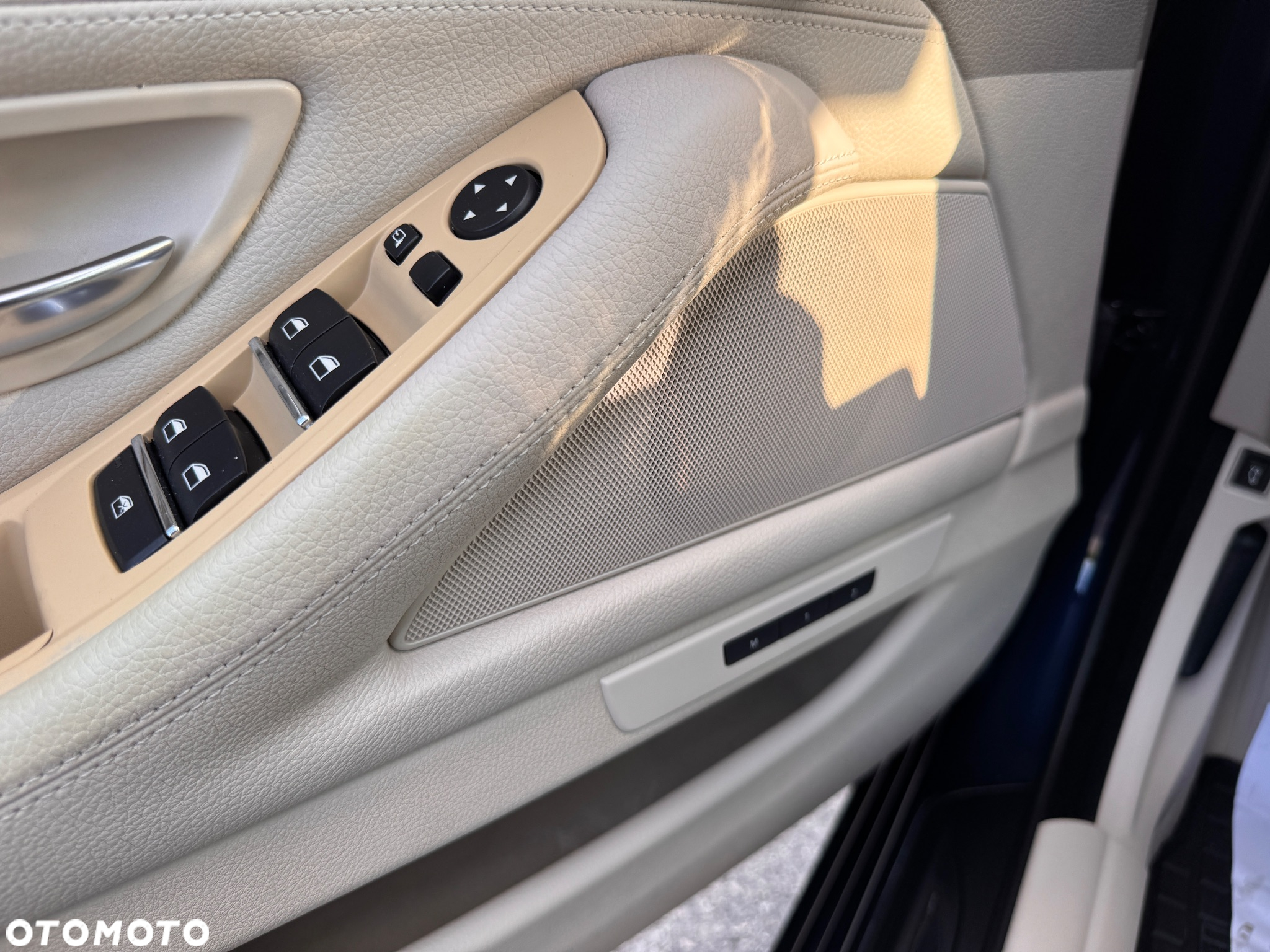 BMW Seria 5 530d xDrive Touring Luxury Line - 35