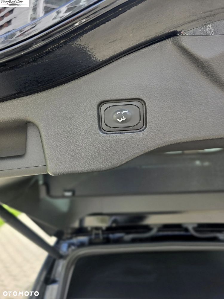 Ford Mondeo SW 2.0 Hybrid ST-Line Plus - 36