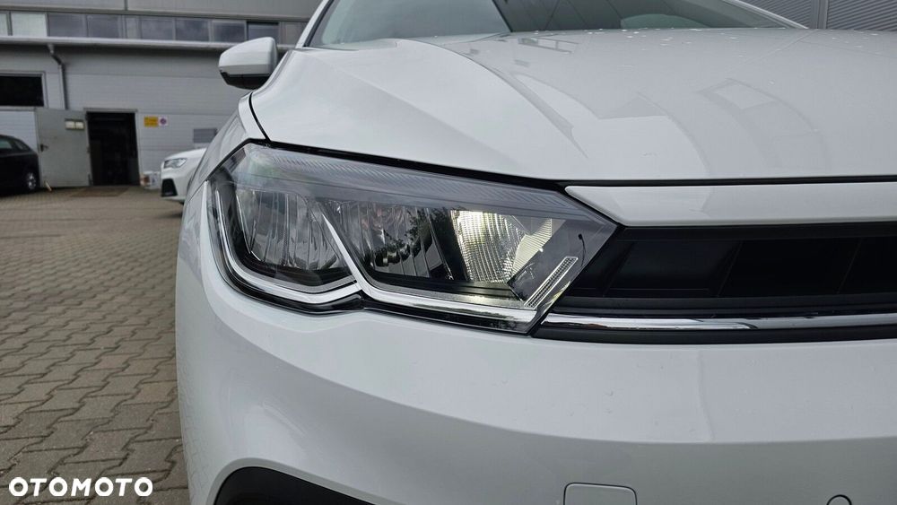 Volkswagen Polo - 12
